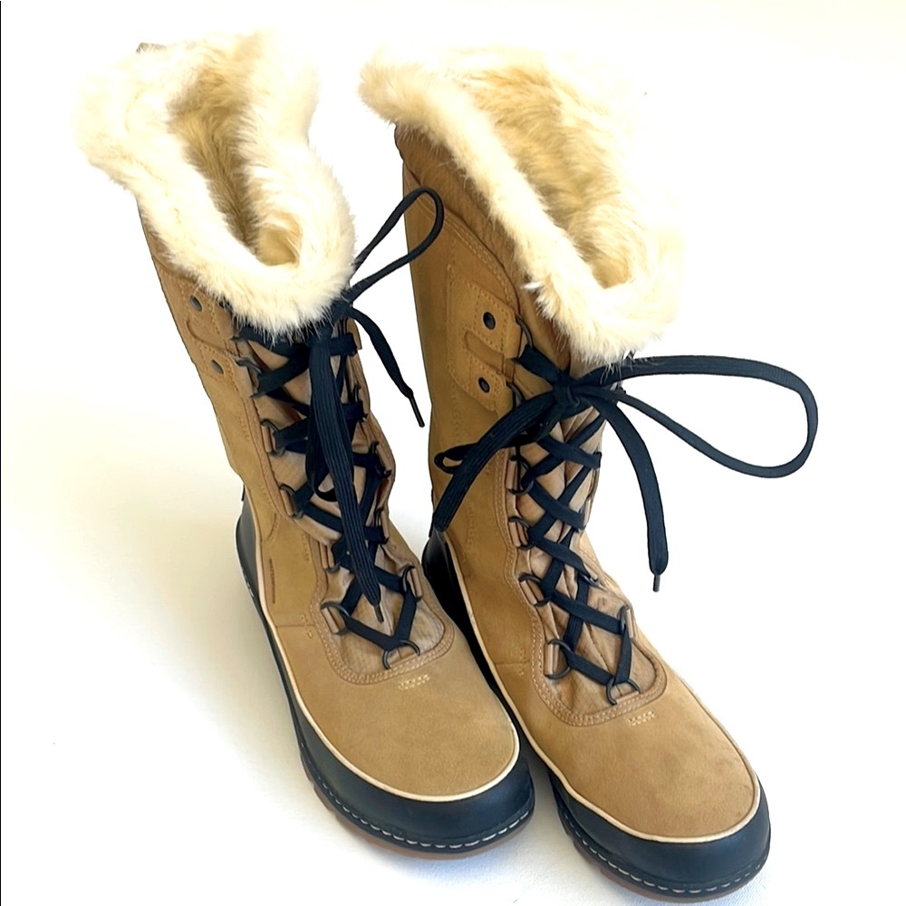 Sorel Women's Tan Fur-Lined Lace-Up Boots